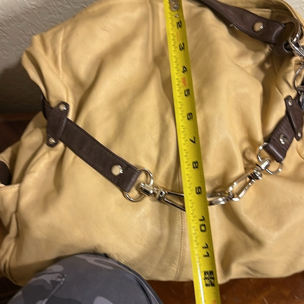 🔥Elegant Junior Drake "PRIVATE JET" Light Tan Hobo Bag w/ Textured Leather - Picture 4 of 10